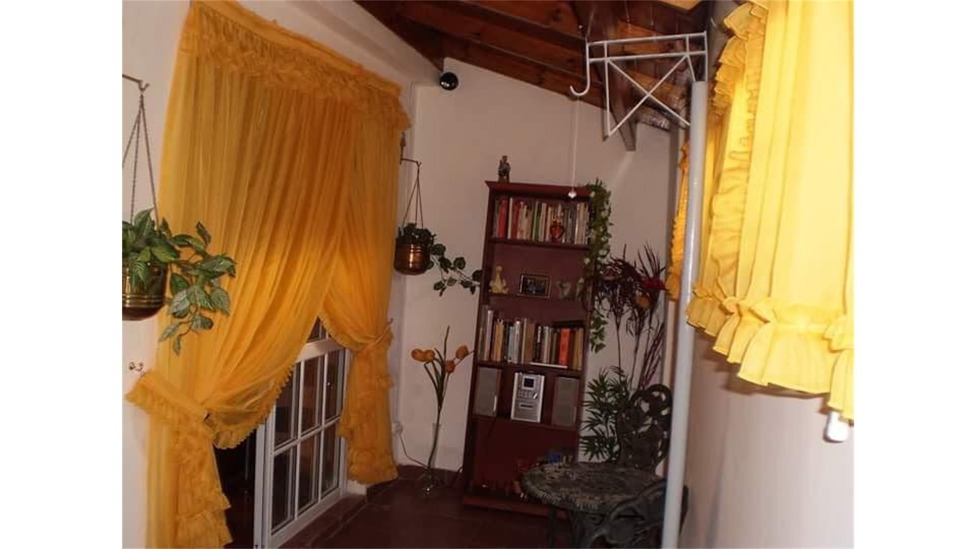 Depto Tipo Casa en Venta de 3 ambientes