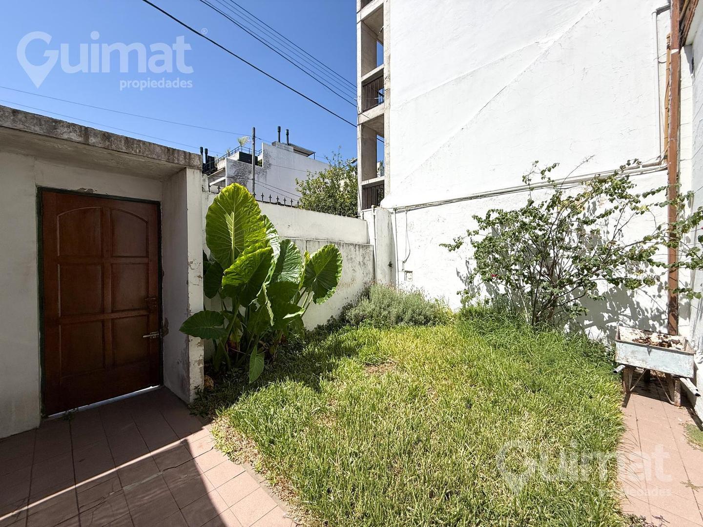 Casa 9 ambientes con 4 baños