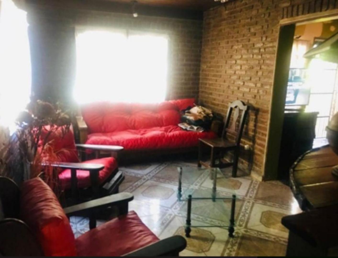 Casa 4 ambientes con 1 baño