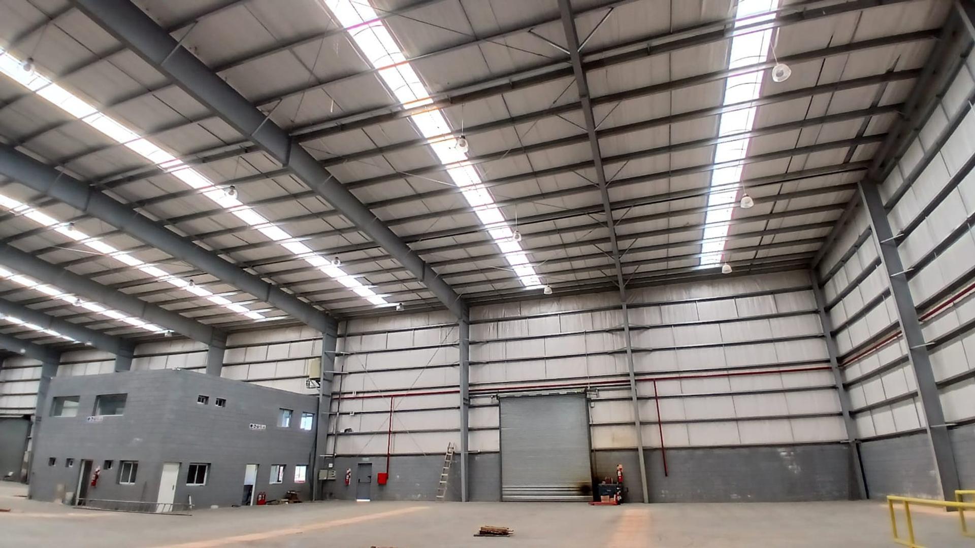 GALPON EN ALQUILER DE 2000 METROS USD 4,80 X MTS CUADRADOS