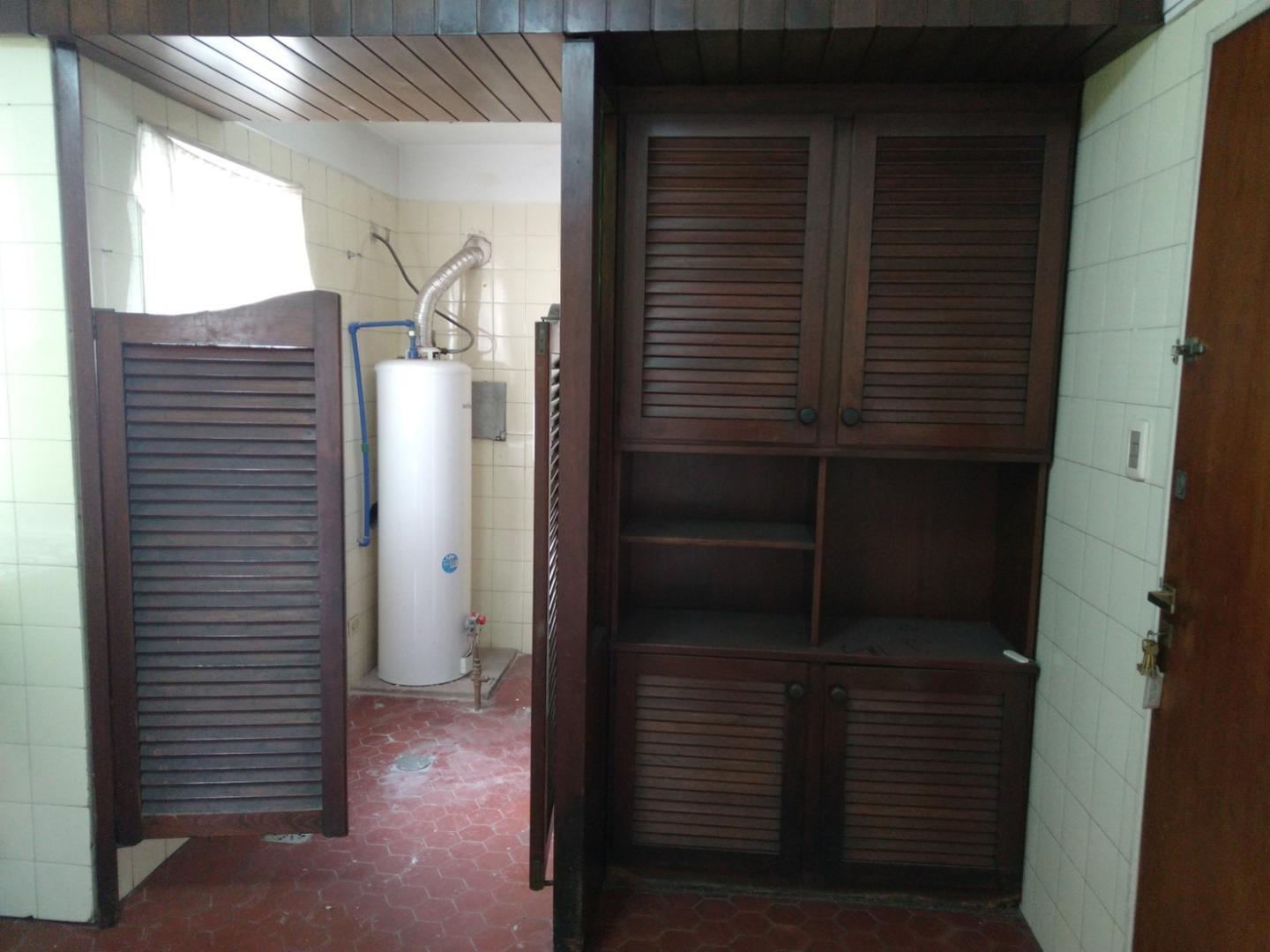 Depto. 3 amb.c/balcon al frente c/baulera Avellaneda centro.