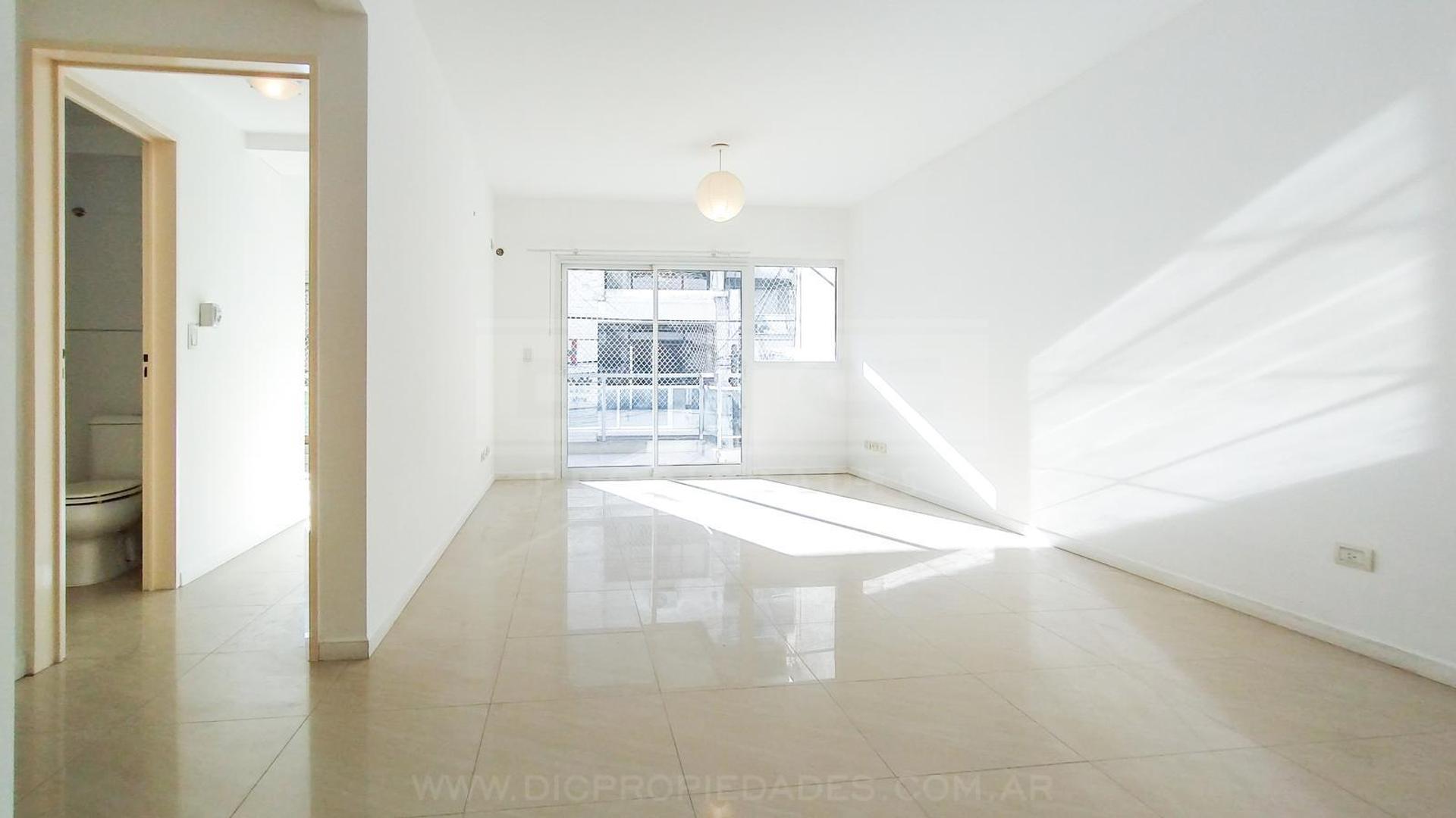 Cordoba al 2500 entre Ricardo Gutierrez y Entre Ríos