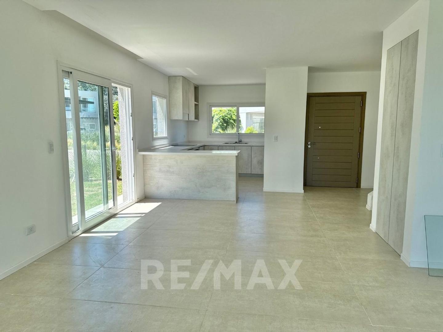 Pilara, Panamericana km 56,5, Pilar 100