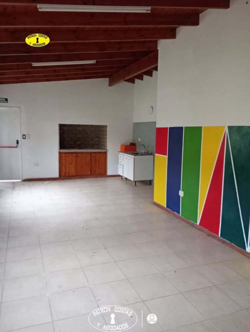 Casa 3 ambientes con 2 baños