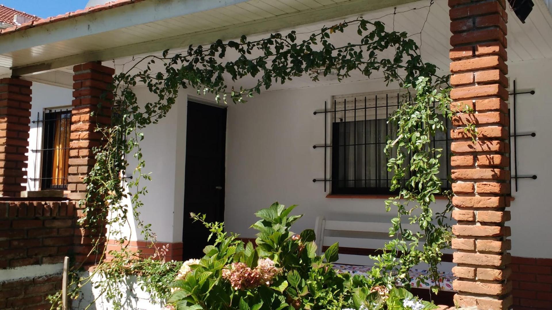 Casa en Venta con 4 cocheras