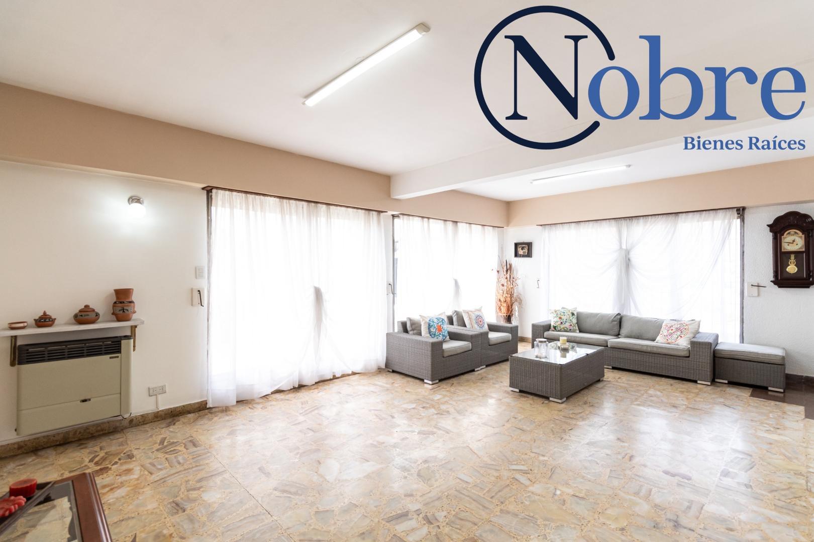 Casa 7 ambientes con 4 baños