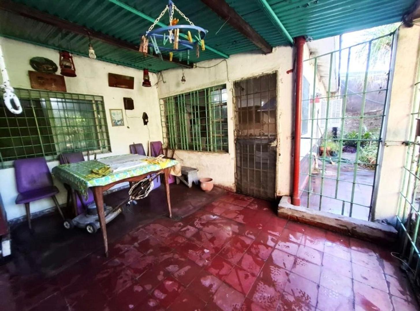 Casa 4 ambientes con 1 baño