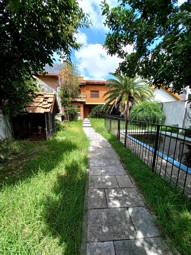 Casa con 3 dormitorios parque y pileta