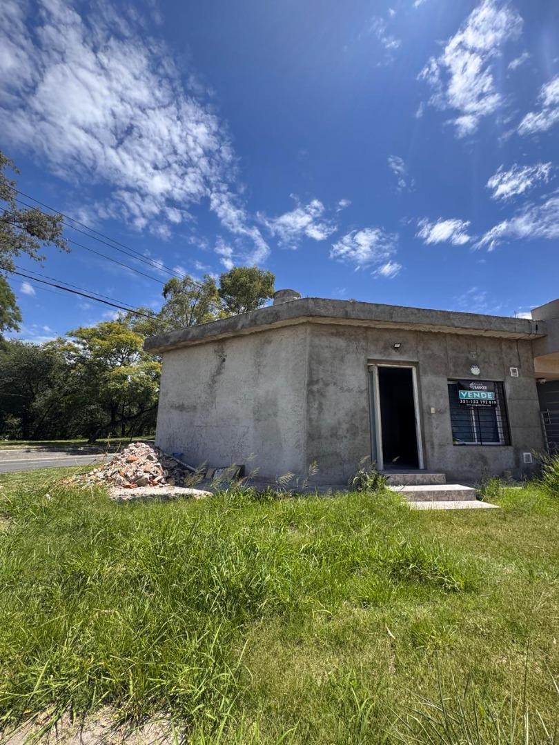 CASA EN BARRIO ESCOBAR EN REFACCION