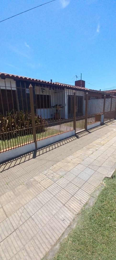 Gabriela Mistral 1200