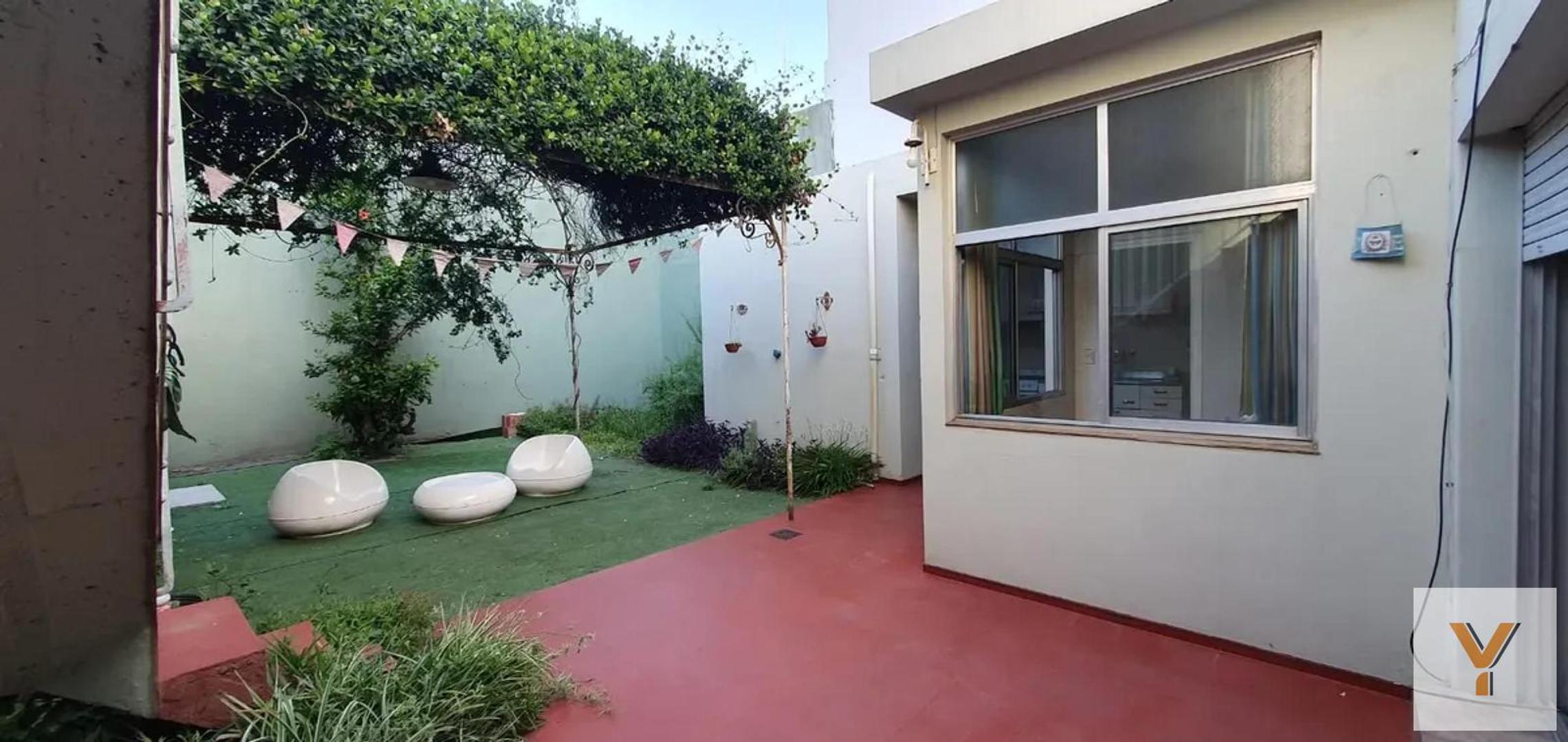 Depto Tipo Casa en Alquiler de 4 dormitorios