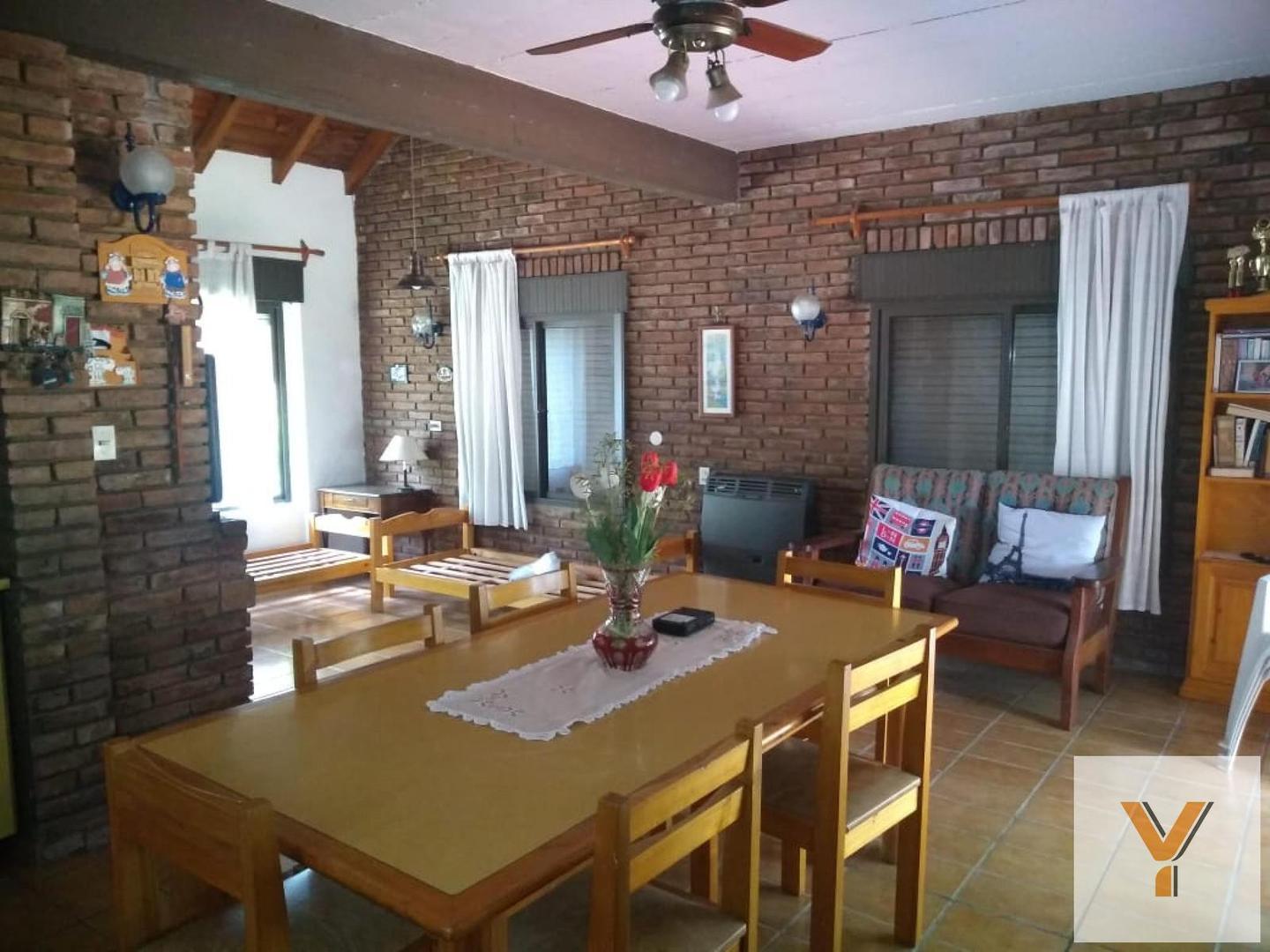 Casa en Venta con 1 cochera