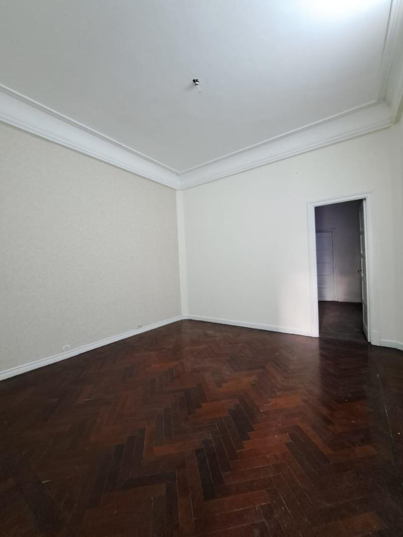 EXCELENTE PH DE 5 AMBIENTES EN ALMAGRO - USO COMERCIAL