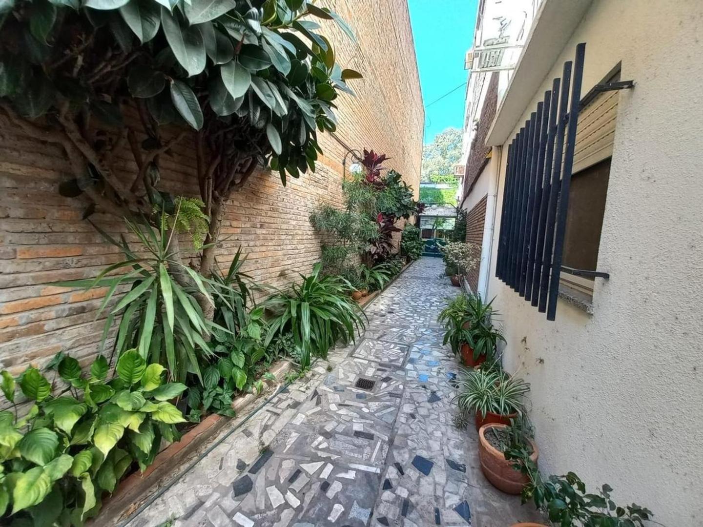 9 de Julio al 100 - Departamento interno de pasillo