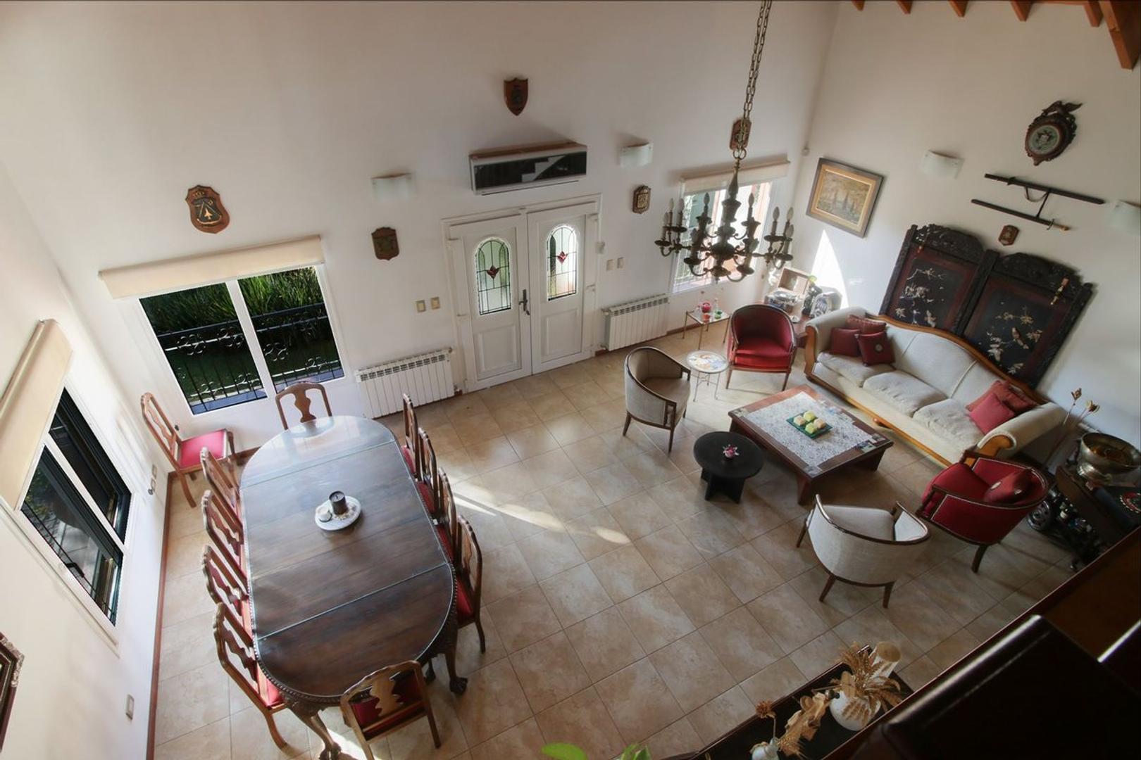 Casa 5 ambientes con 2 baños