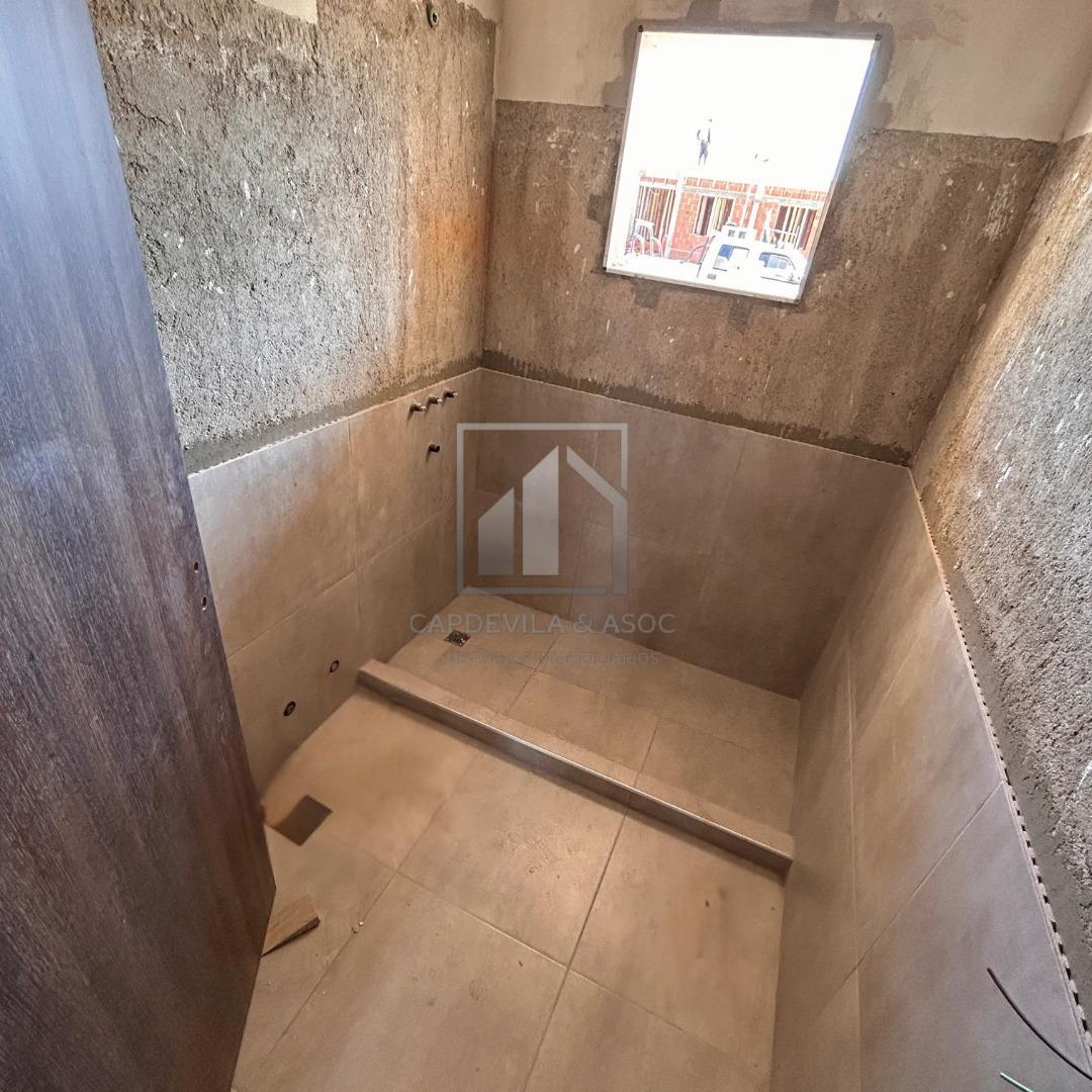 Casa 4 ambientes con 3 baños