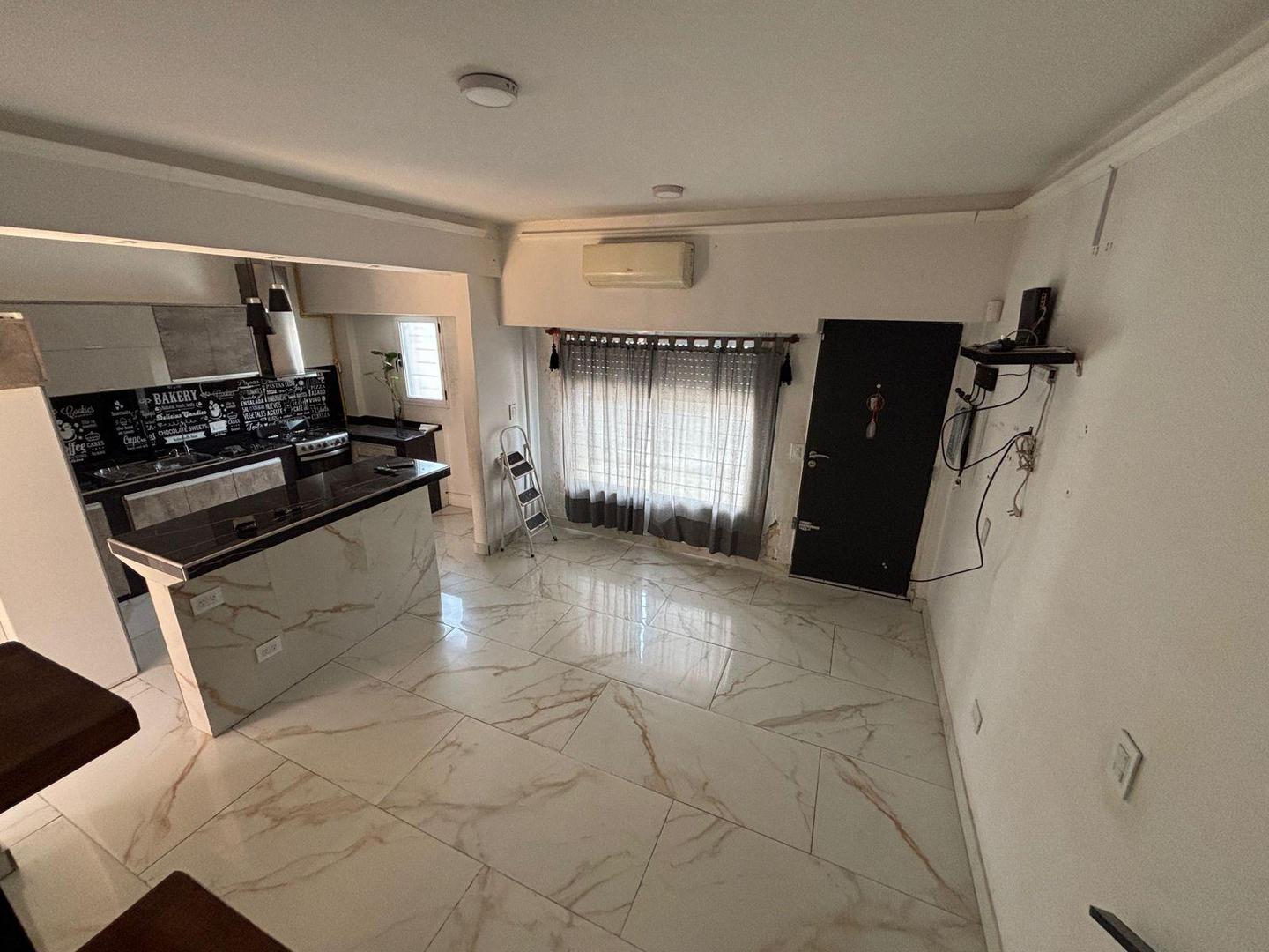 Depto Tipo Casa en Alquiler de 3 ambientes