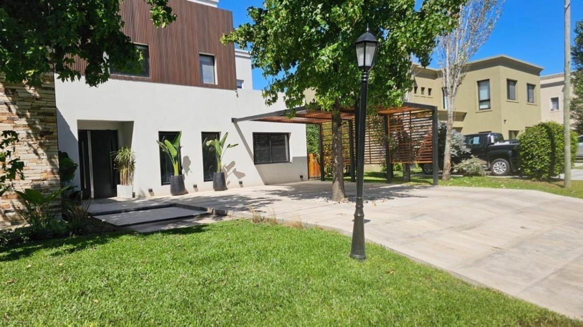 Casa en Venta de 4 dormitorios