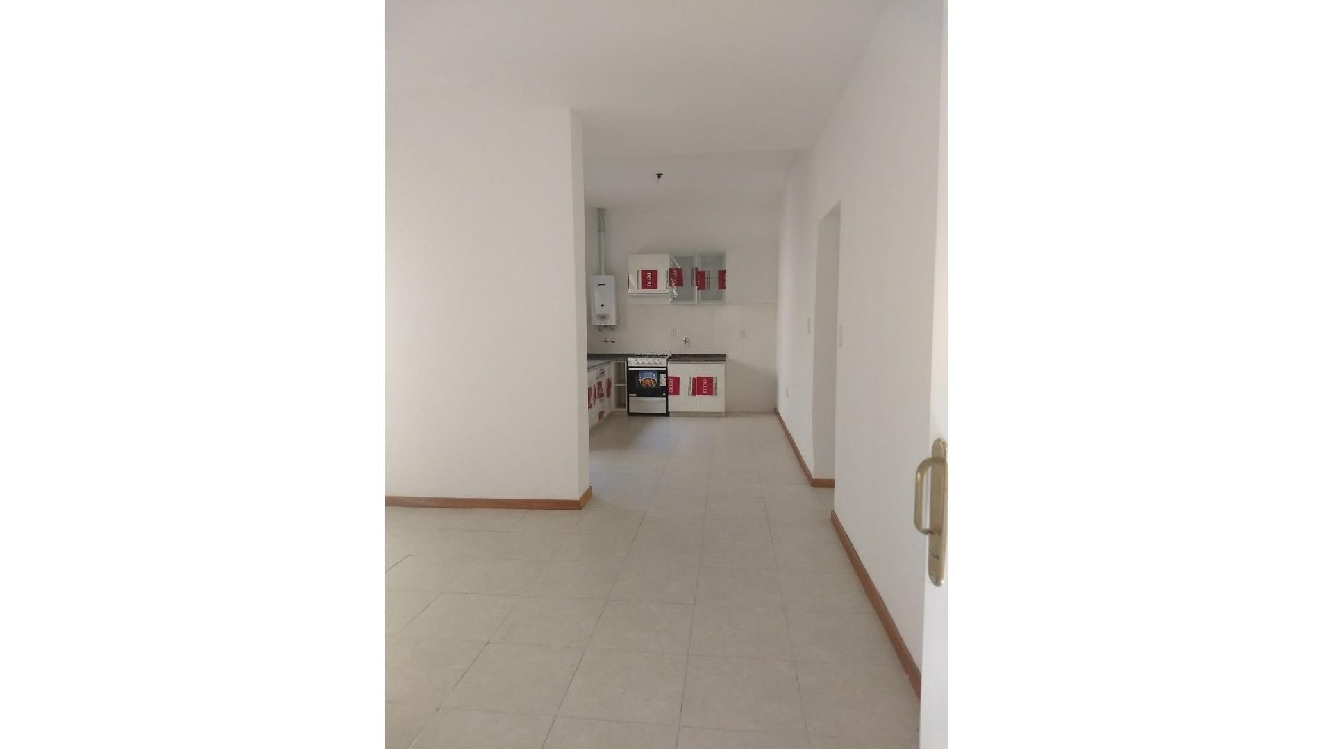 casa de pasillo en alquiler dos dormitorios