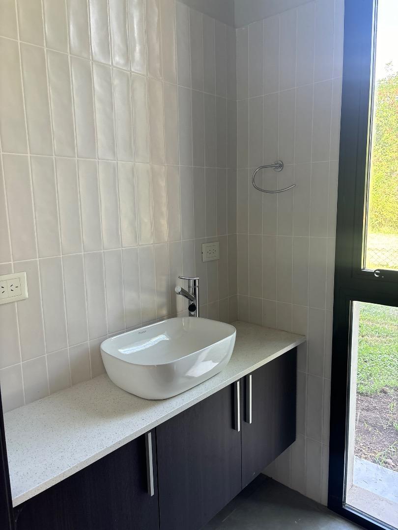 Casa en Venta con 4 cocheras