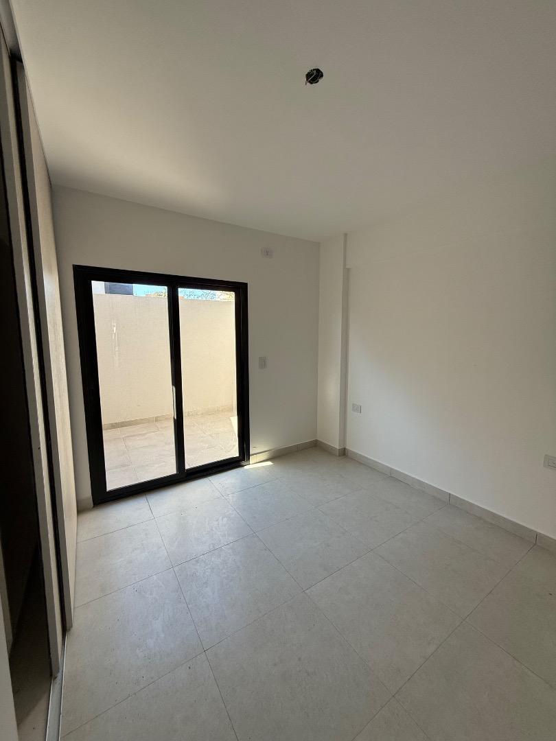 VENTA DEPARTAMENTO 2 AMBIENTES CON PATIO MERLO