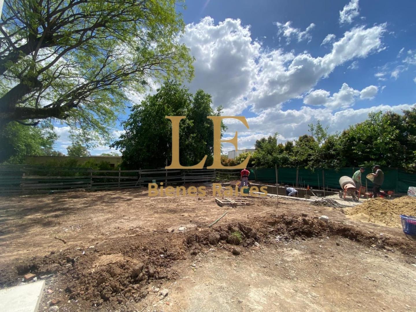 Casa 5 ambientes con 4 baños