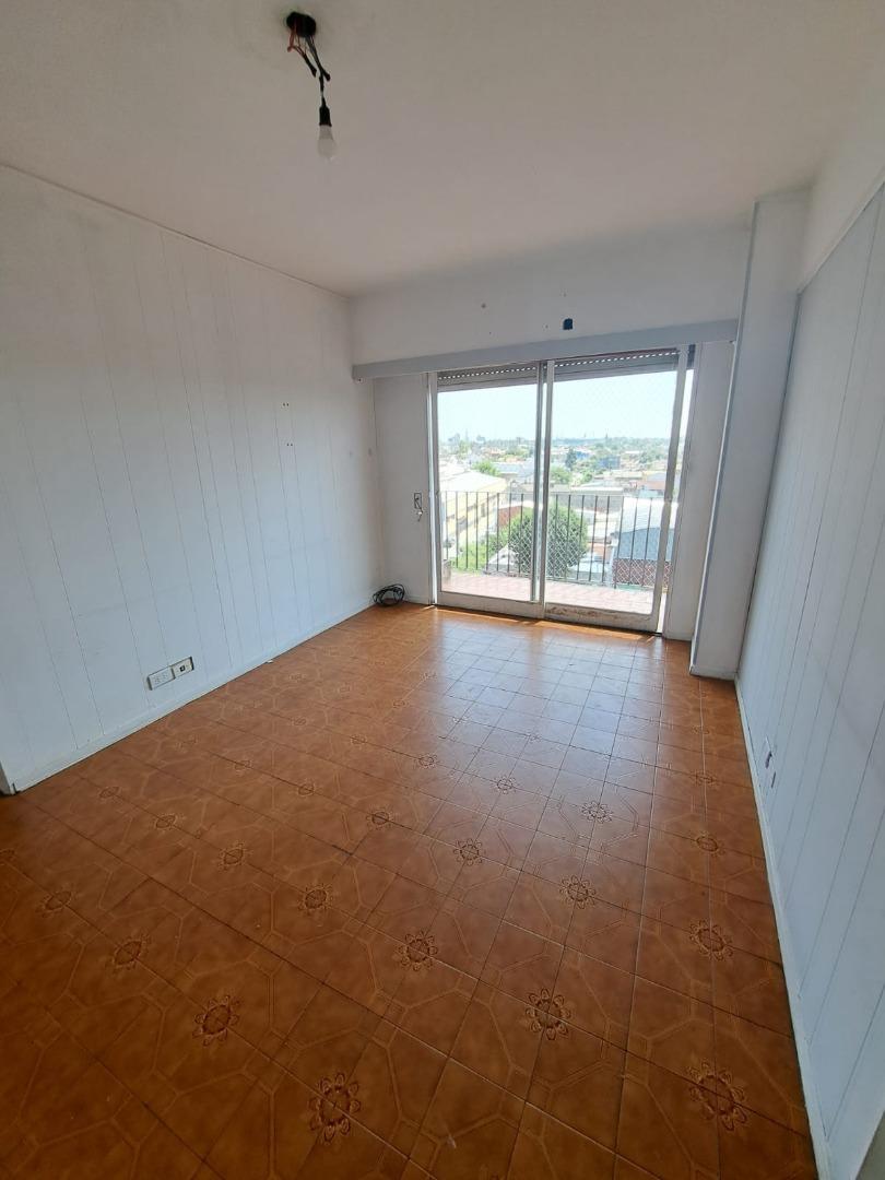 Av Pres Bartolome Mitre 2507 , Piso 6