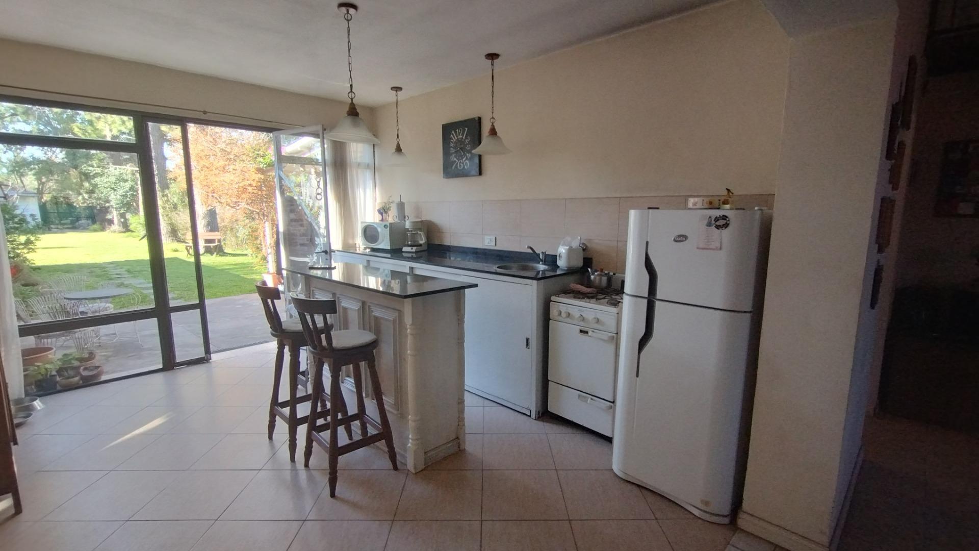 CASA ZONA RESIDENCIAL, CON 716 M2 DE PARQUE