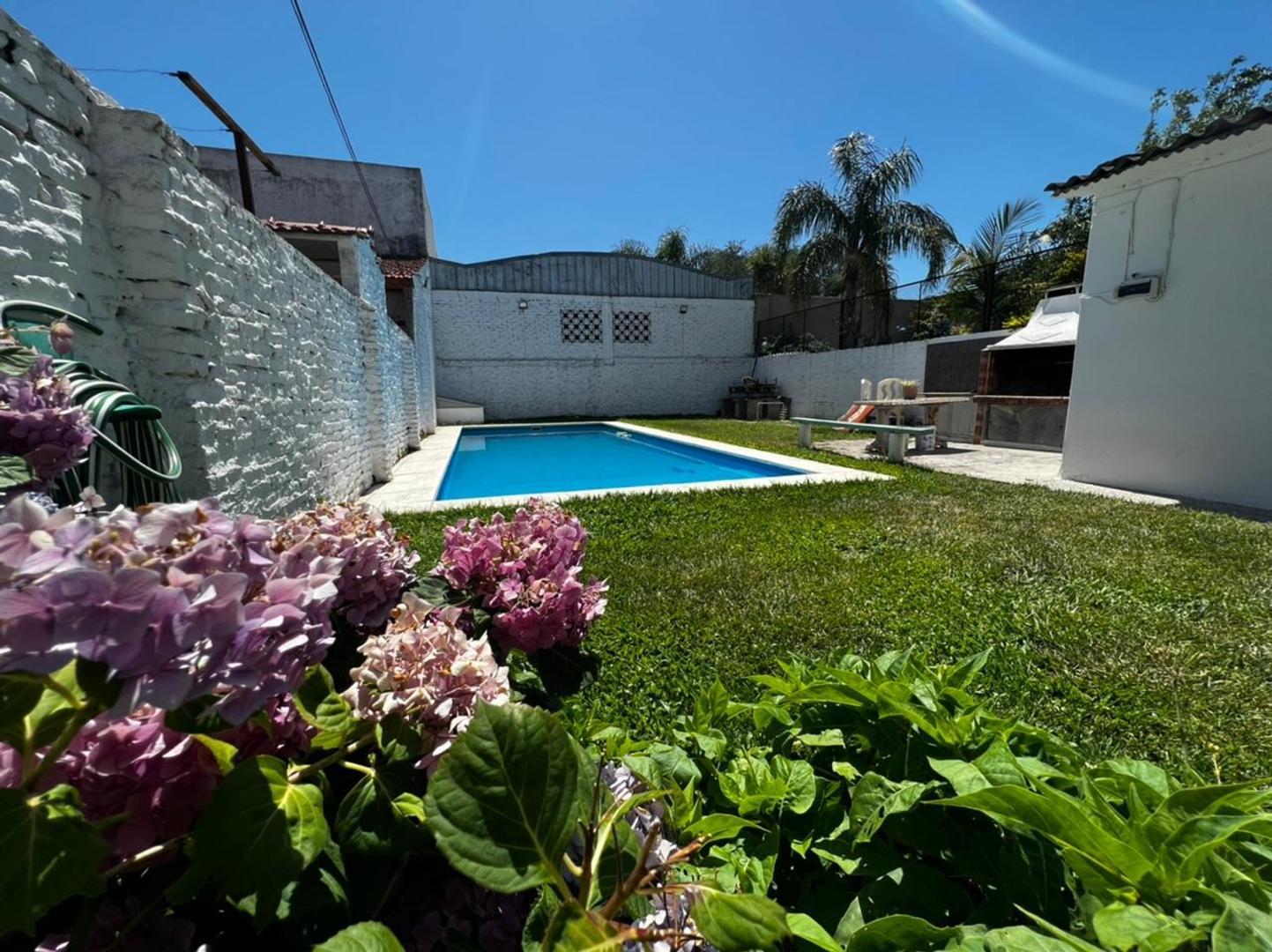 Casa 3 ambientes con 2 baños