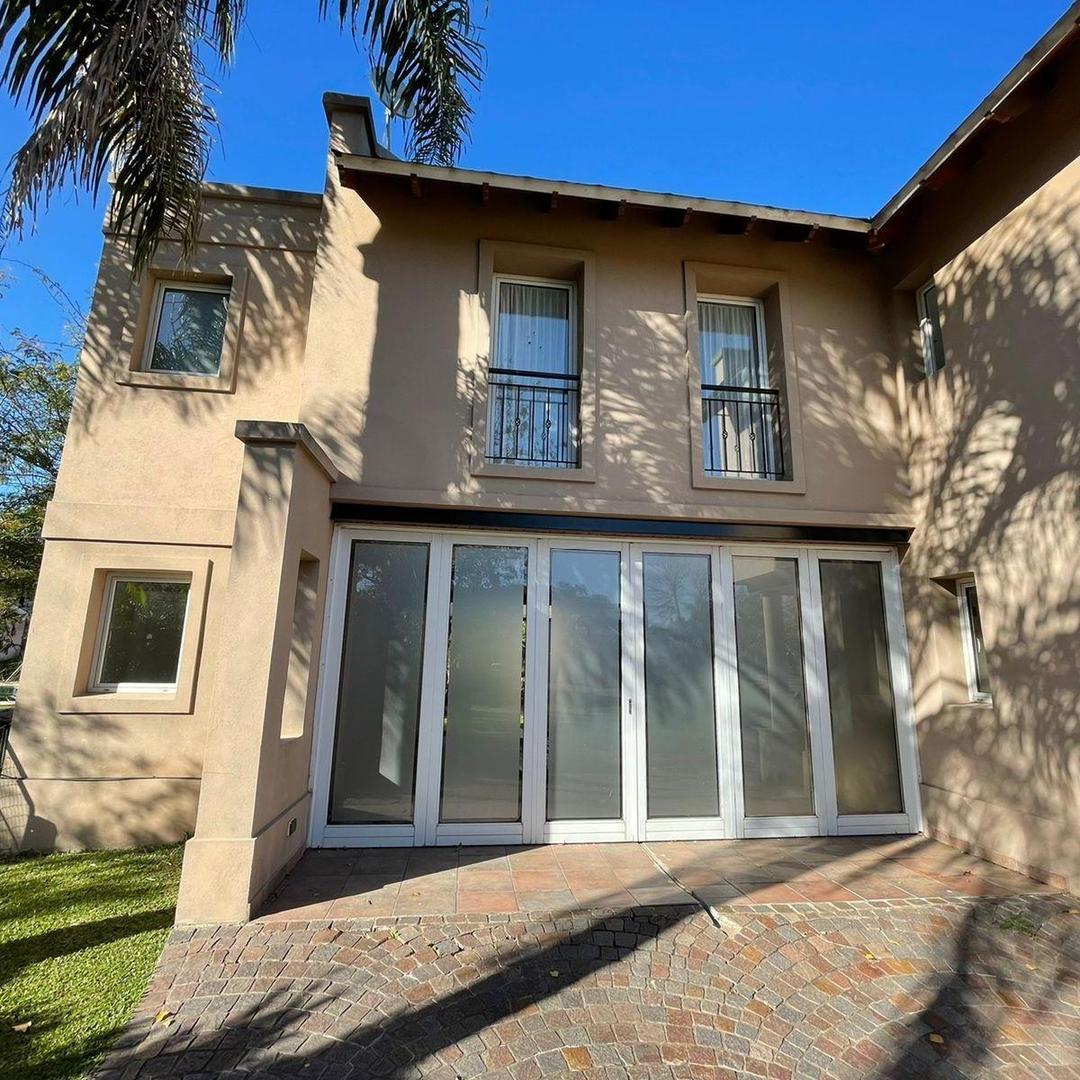 Casa en Venta en Campos De Alvarez, USD 485.000