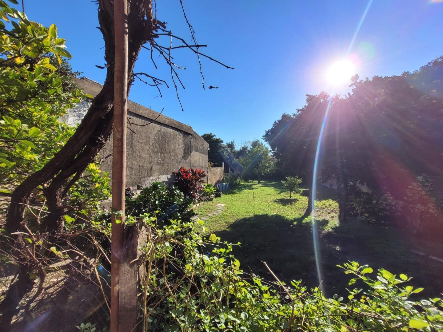 Casa 6 ambientes con 2 baños