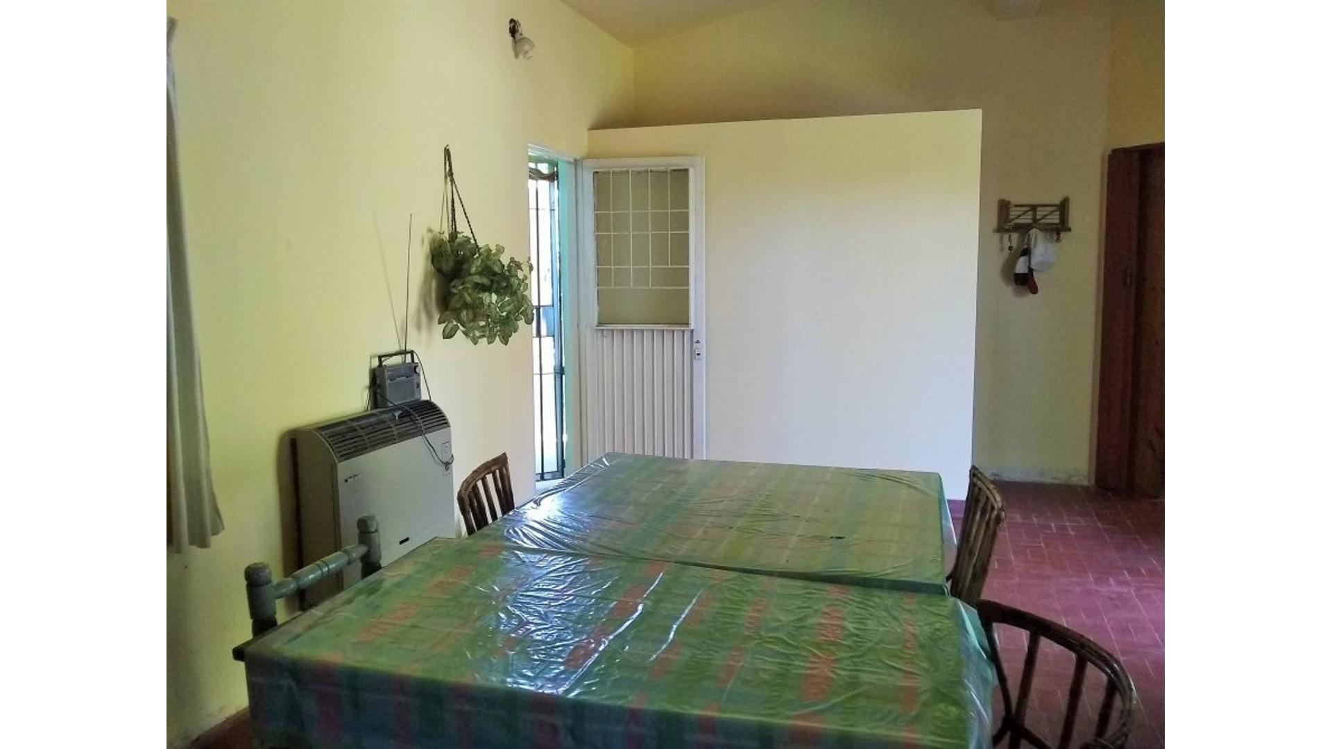 Casa en Venta con 4 cocheras