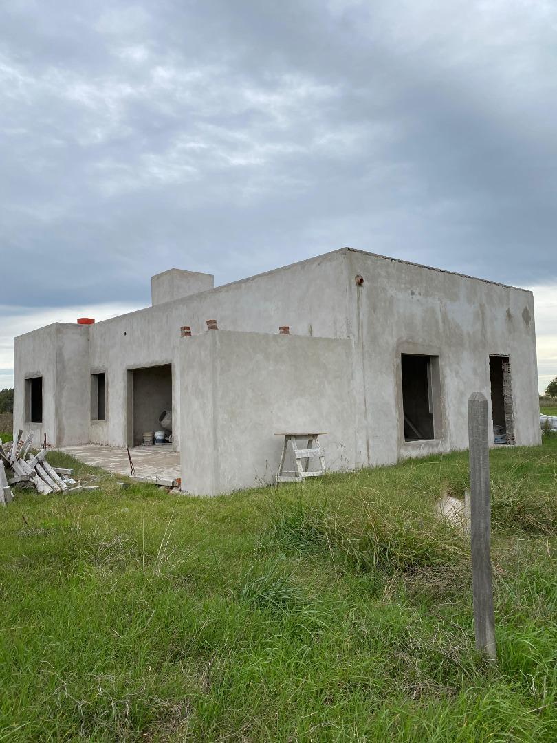 Casa 3 ambientes con 2 baños