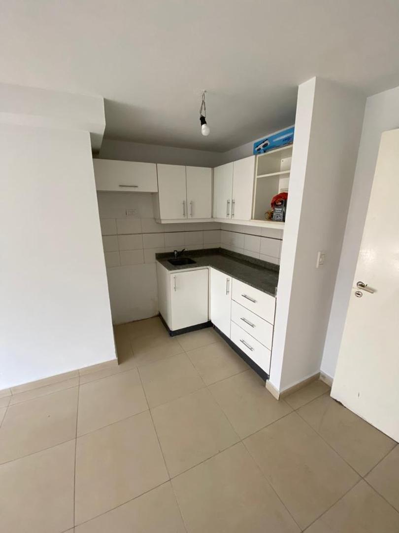 Av. José María Moreno 900, Piso 1