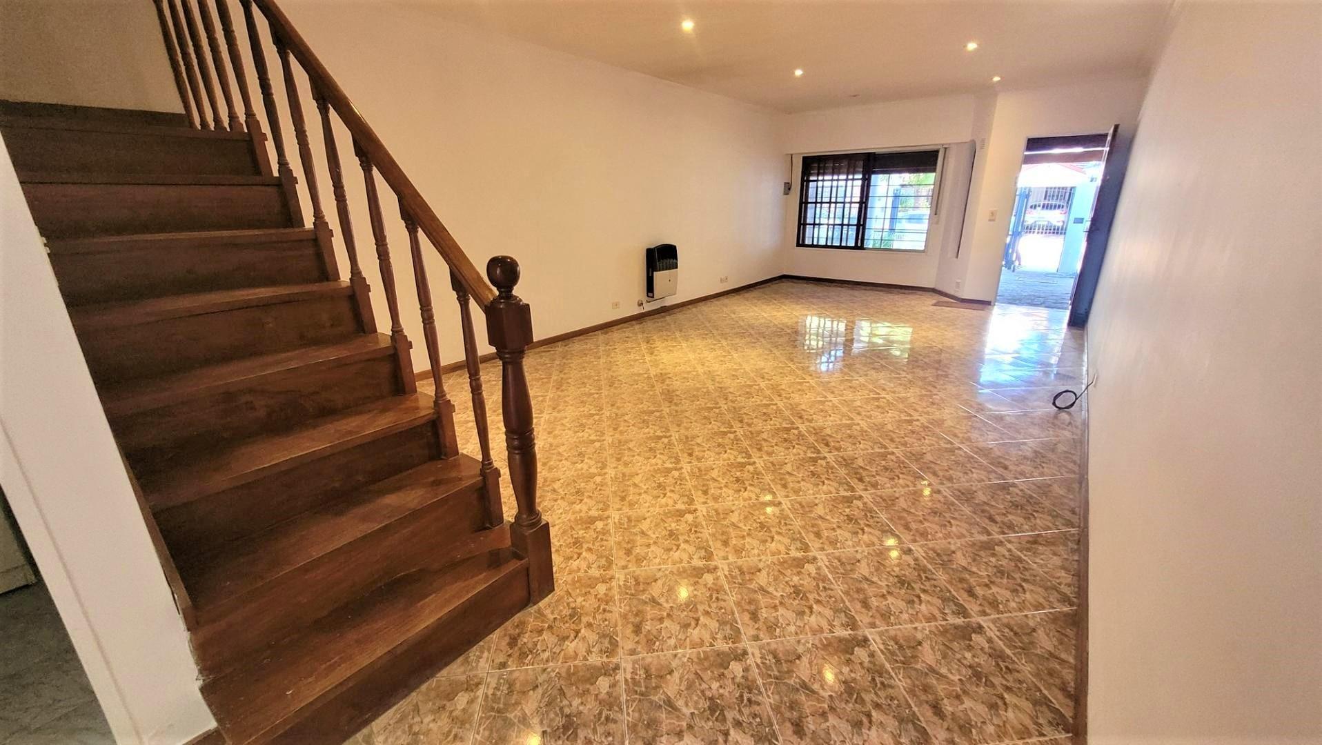 MARTINEZ: HERMOSO TRIPLEX 3 DORMITORIOS CON PLAYROOM, PARQUE