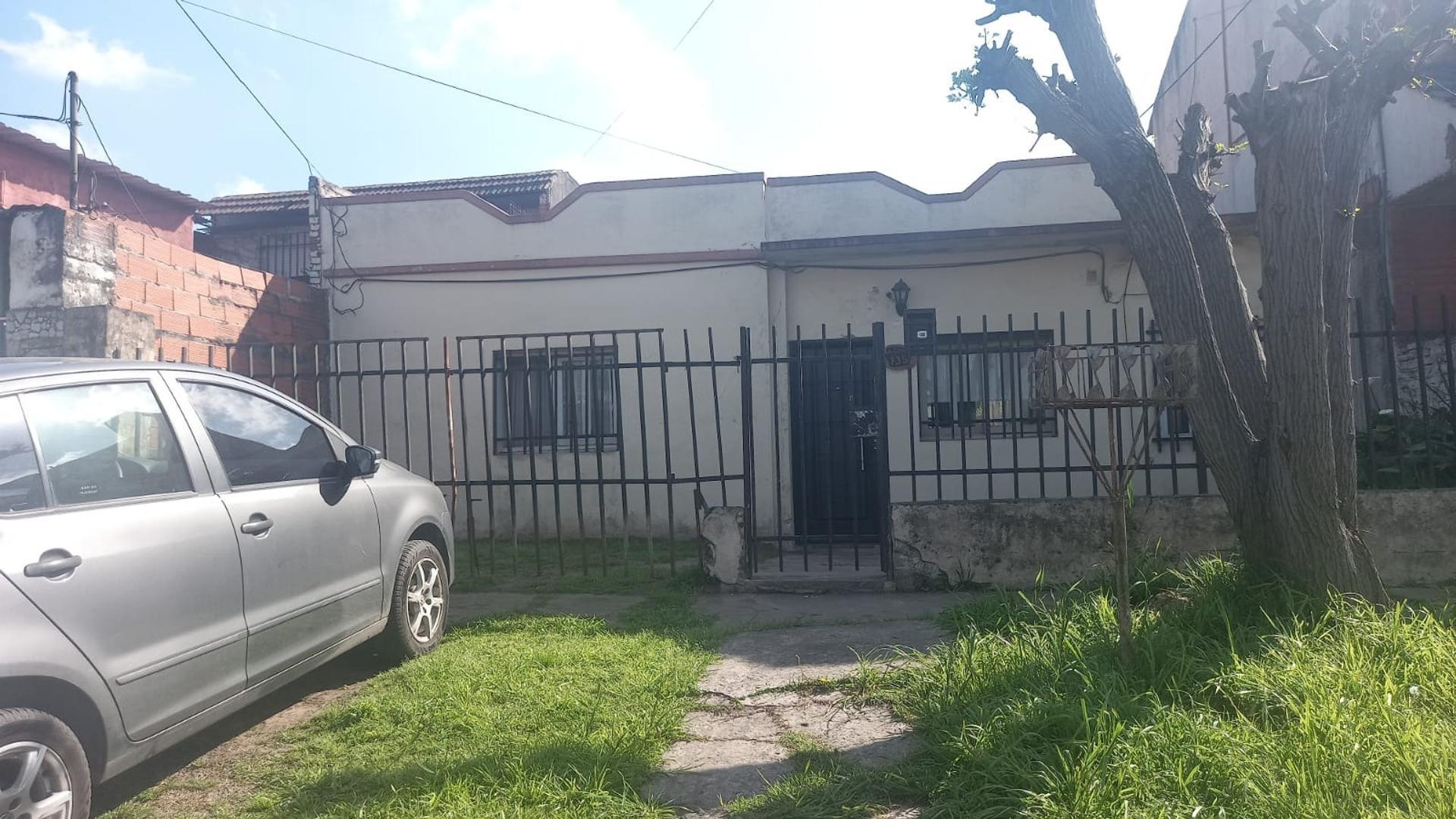Casa lote 10x30mts - A Refaccionar