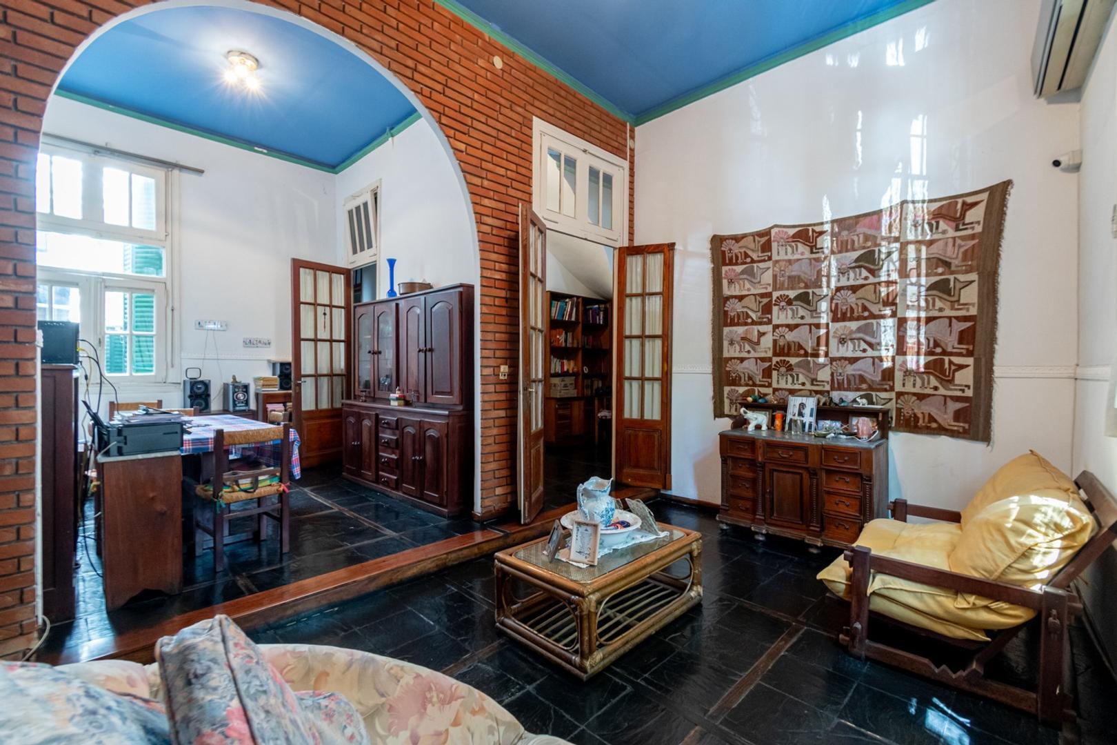 Joaquín V. Gonzalez 200, Piso PB