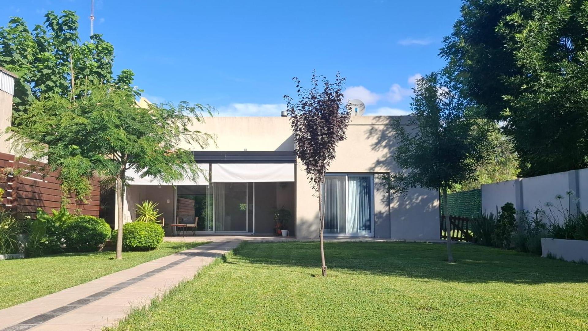 Divina propiedad moderna nueva