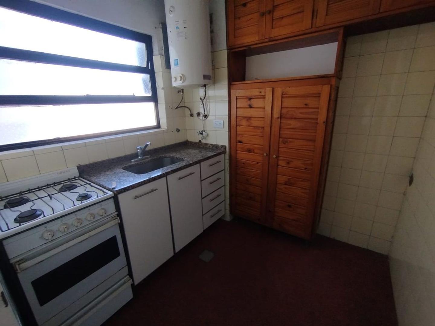 Avenida Bartolomé Mitre 1400