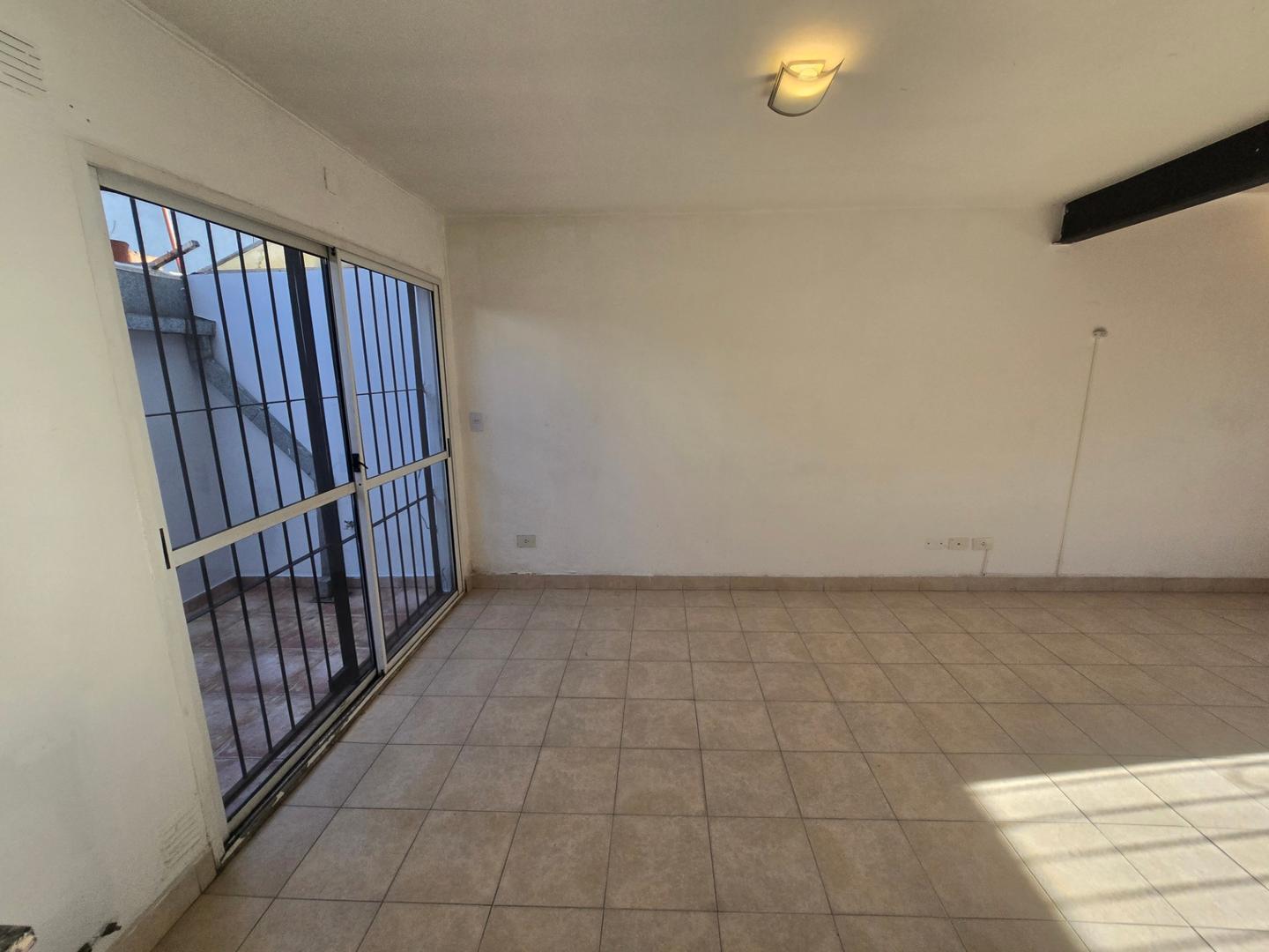 Depto Tipo Casa 2 ambientes con 2 baños