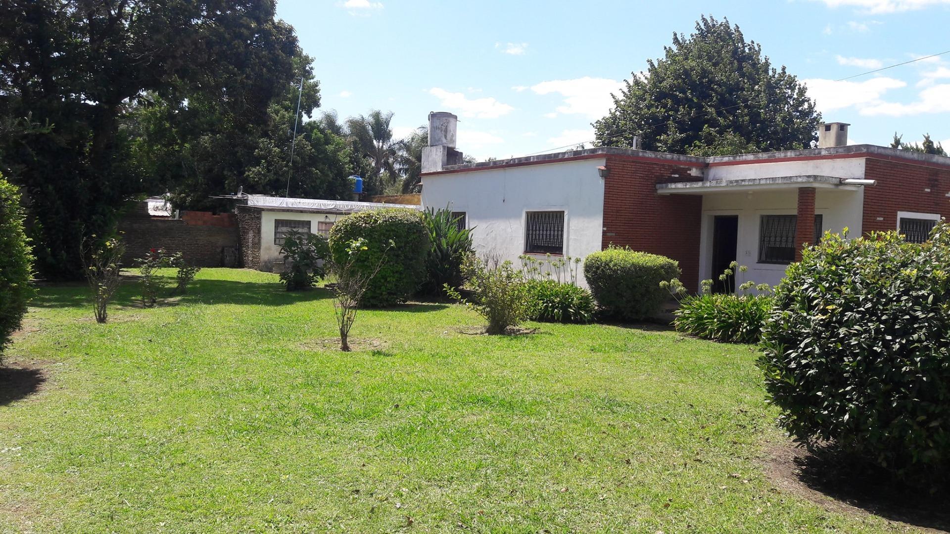 Casa en Venta con 2 cocheras