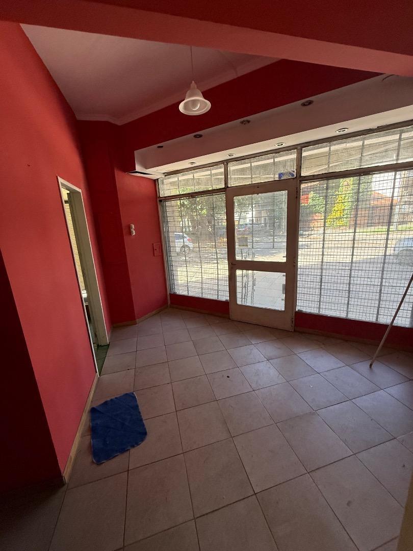 Local en Alquiler en Remedios de Escalada, $ 650.000