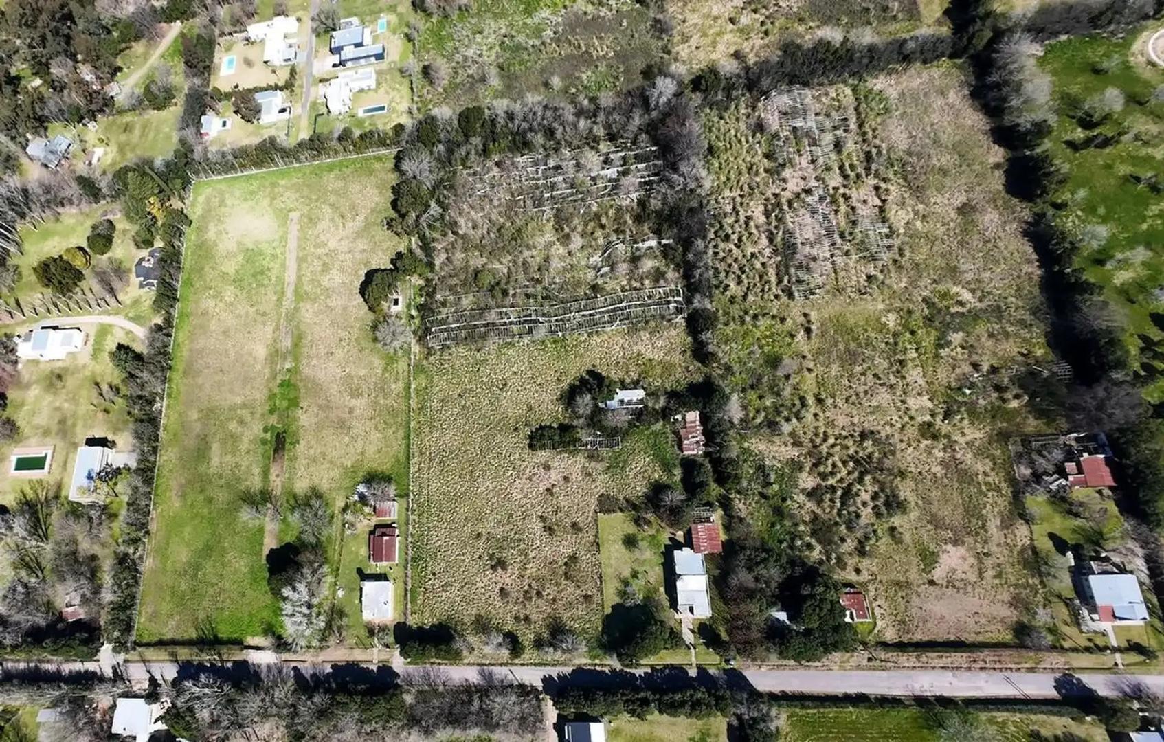 CAMPO EN VENTA EN CITY BELL - 2 HAS