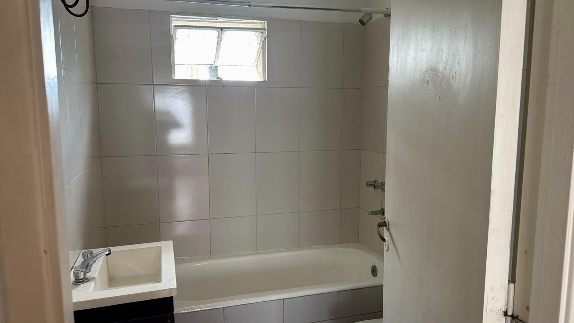 Depto Tipo Casa en Alquiler 40 años