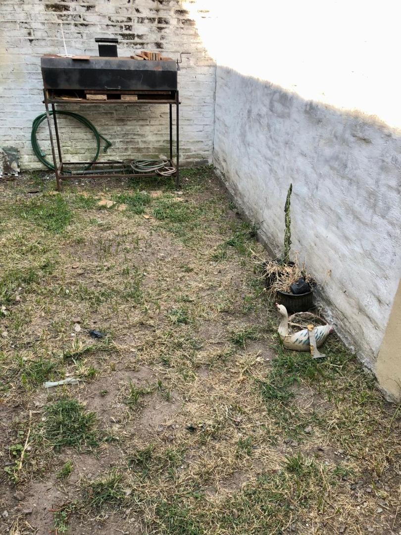 Depto Tipo Casa en Venta en Adrogue, USD 85.000