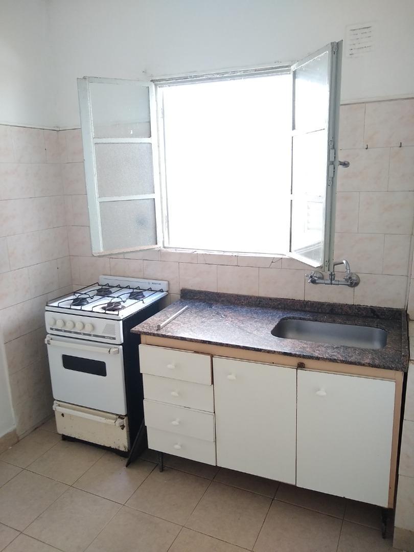 Casa 2 ambientes con 1 baño