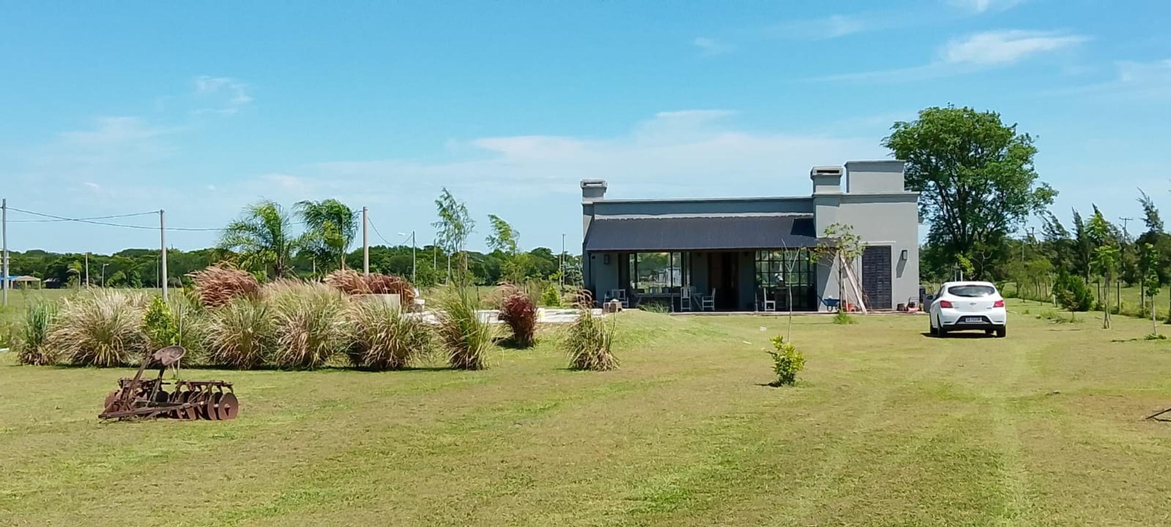 Casa 2 ambientes con 1 baño