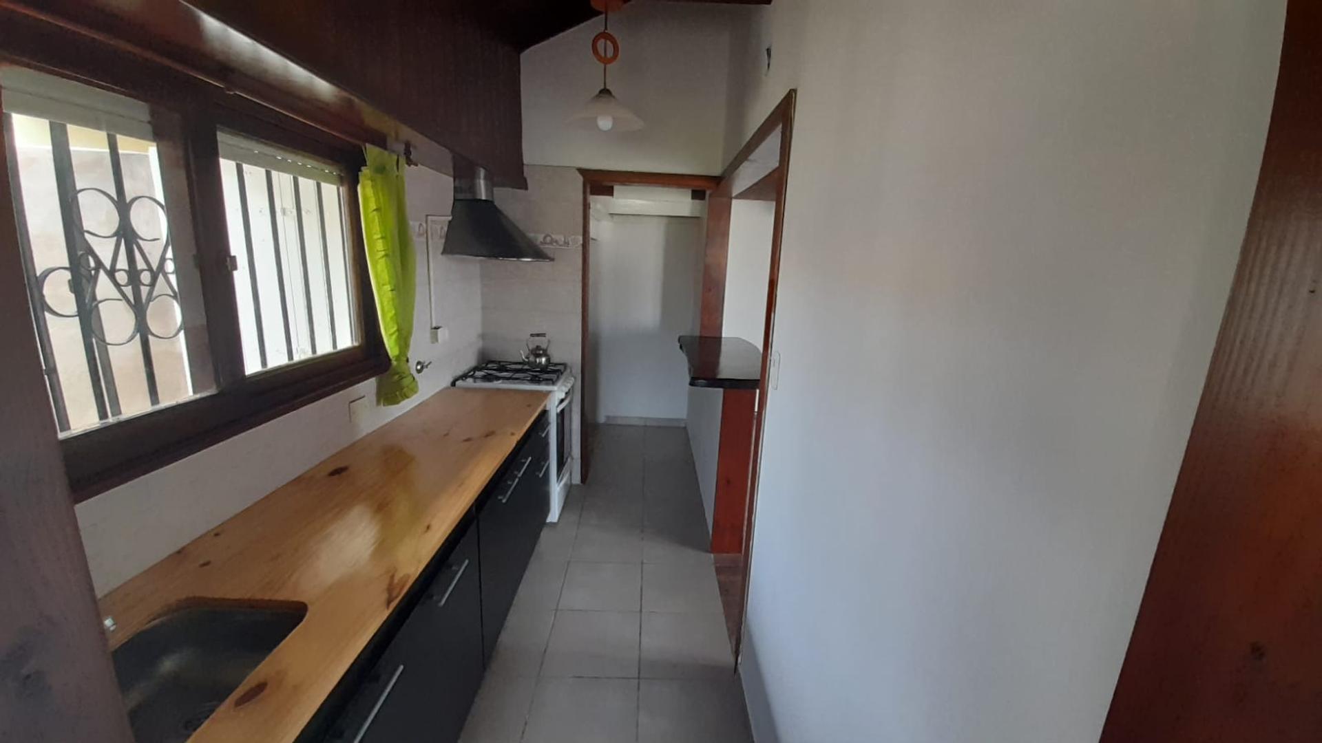 Casa 3 ambientes con 2 baños