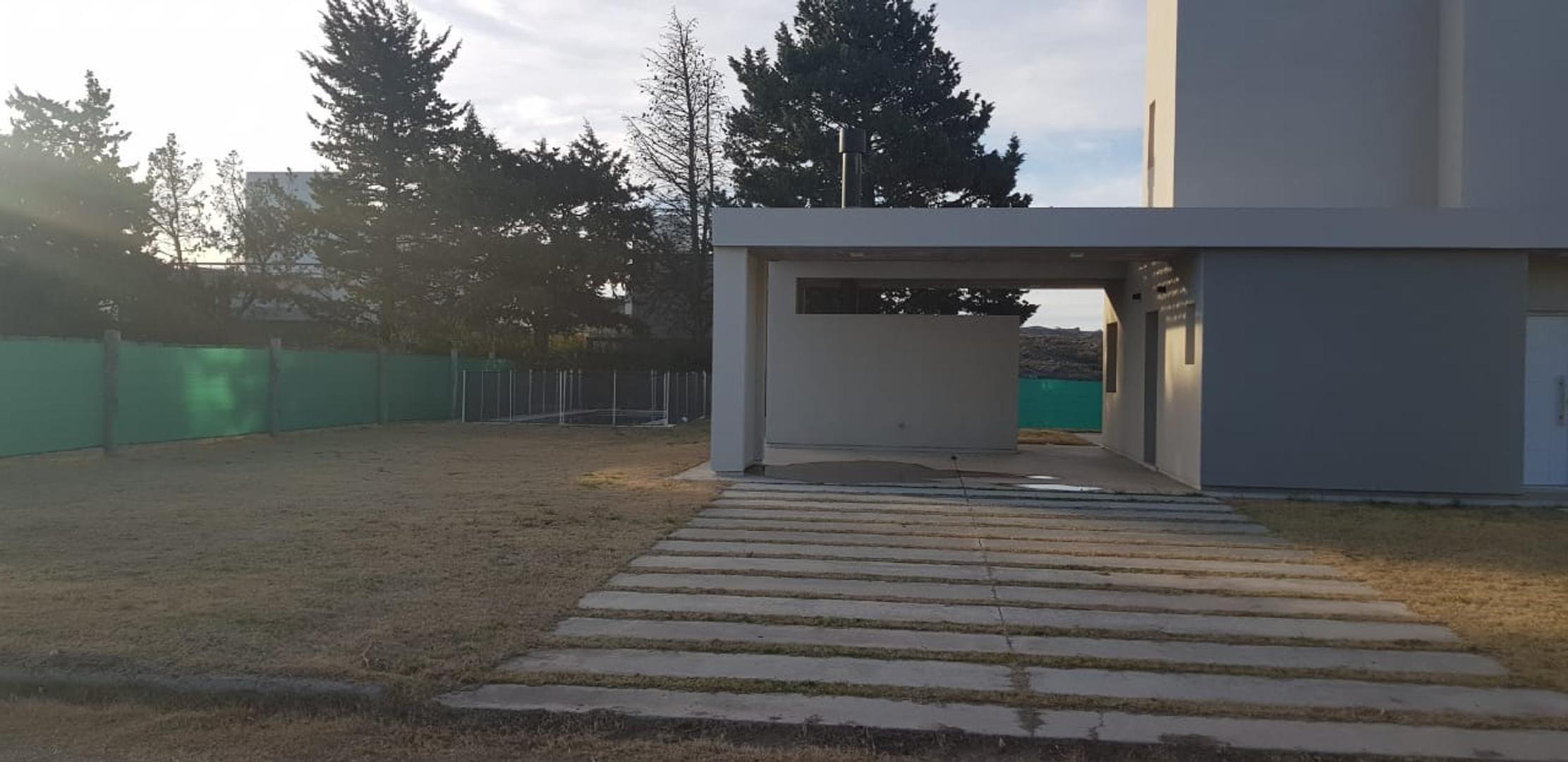 Casa 3 ambientes con 3 baños