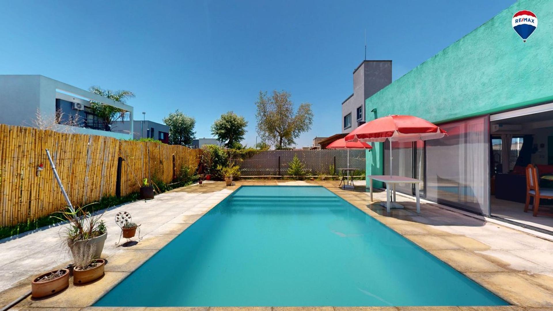 VENTA DE CASA EN BARRIO CERRADO LAGUNA AZUL